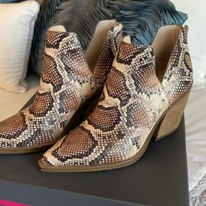 Vince Camuto Booties